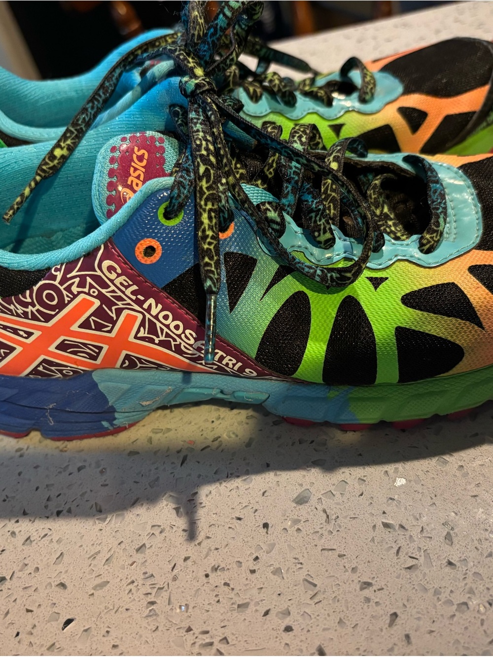 RARE Y2K Asics Gel-Noosa Tri 9 Neon Cyber Multicolor Running Shoes Sz 6